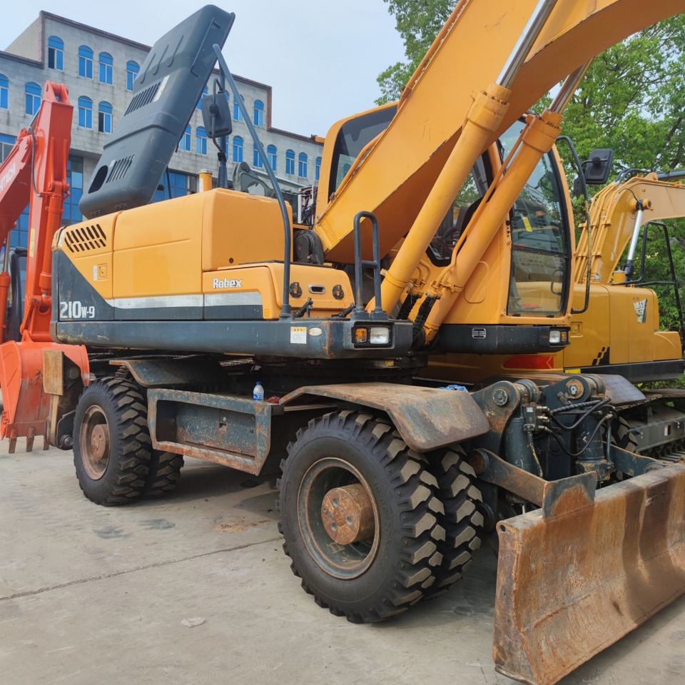 Hyundai 210w-9 wheel excavator - Колёсный экскаватор: фото 3 Hyundai 210w-9 wheel excavator - Колёсный экскаватор: фото 3