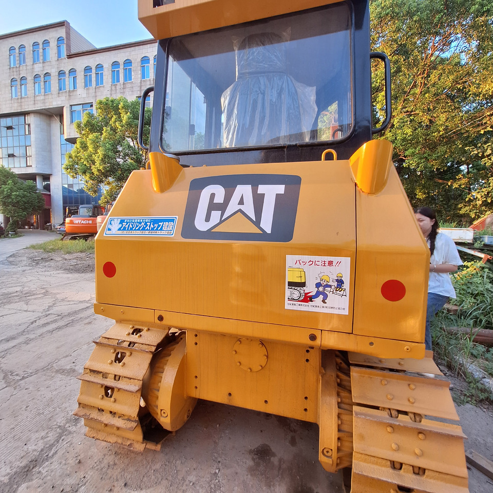 Used caterpillar cat D5k bulldozer - Бульдозер: фото 3 Used caterpillar cat D5k bulldozer - Бульдозер: фото 3