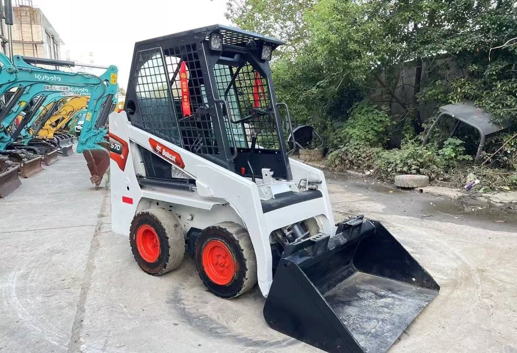 Bobcat S 70 - Мини-погрузчик с бортовым поворотом: фото 3 Bobcat S 70 - Мини-погрузчик с бортовым поворотом: фото 3