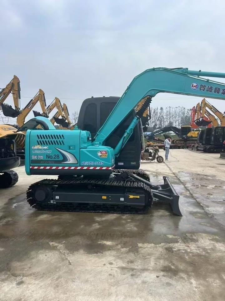 Kobelco SK 75 - Гусеничный экскаватор: фото 2 Kobelco SK 75 - Гусеничный экскаватор: фото 2