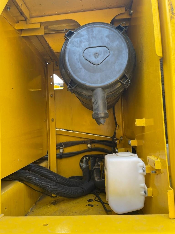 Komatsu PC 200-8 - Гусеничный экскаватор: фото 5 Komatsu PC 200-8 - Гусеничный экскаватор: фото 5