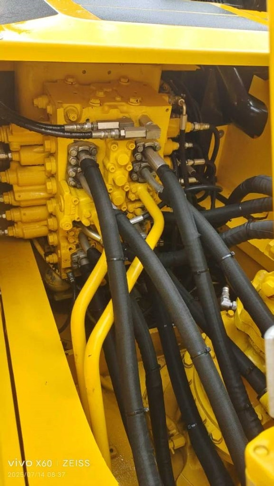 Гусеничный экскаватор Komatsu PC 220-7: фото 16