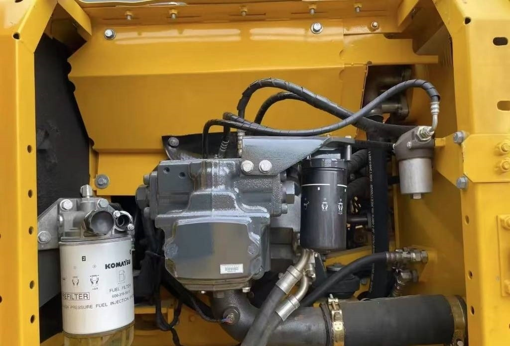 Komatsu PC 240 - Гусеничный экскаватор: фото 4 Komatsu PC 240 - Гусеничный экскаватор: фото 4