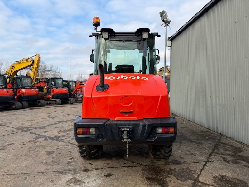Kubota R 082 - Колёсный погрузчик: фото 3 Kubota R 082 - Колёсный погрузчик: фото 3