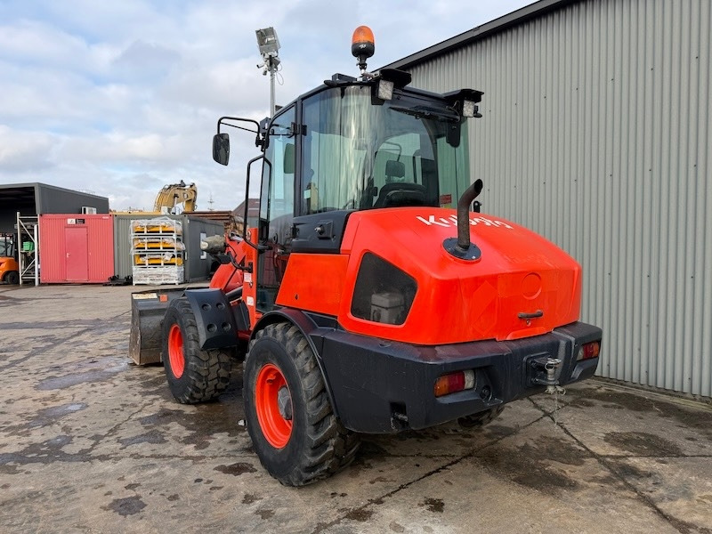 Kubota R 082 - Колёсный погрузчик: фото 2 Kubota R 082 - Колёсный погрузчик: фото 2