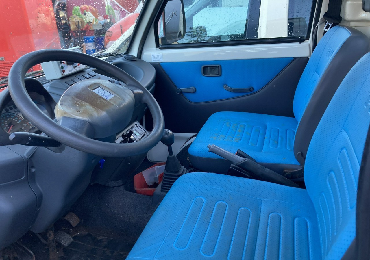 Малотоннажный бортовой грузовик Inna Inny PFAU Piaggio Porter 4X4 Skrzynia odśnieżarka Pług 5655km 2012: фото 14