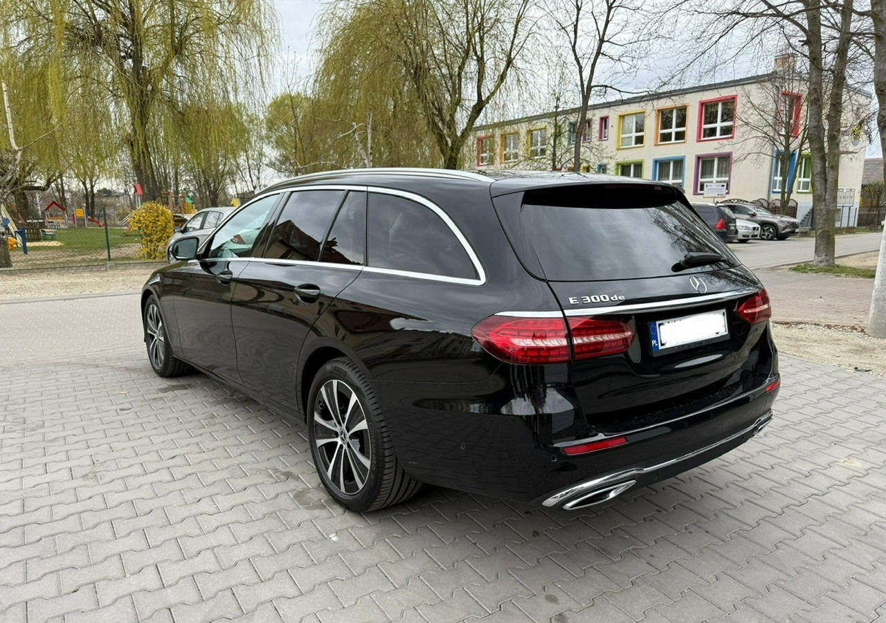 Mercedes-Benz Klasa E E300de EQ-Power Hybrid 50km na prądzie 2.0d 306KM Avantgarde Panoram - Легковой автомобиль: фото 3 Mercedes-Benz Klasa E E300de EQ-Power Hybrid 50km na prądzie 2.0d 306KM Avantgarde Panoram - Легковой автомобиль: фото 3