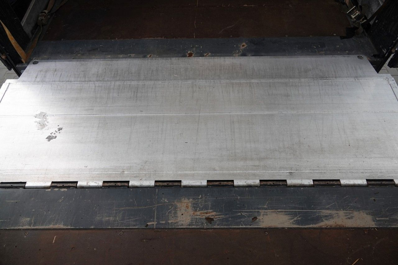 Тентованный грузовик DAF XF 480 / ZESTAW TANDEM / 120 M3 / PRZEJAZDOWY /: фото 11 Тентованный грузовик DAF XF 480 / ZESTAW TANDEM / 120 M3 / PRZEJAZDOWY /: фото 11