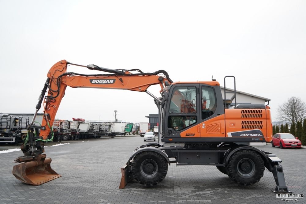 DOOSAN DX 140W / KOPARKA KOŁOWA / ROTOTIL / JOYSTICK / POWERTILT OBROTNICA / 2019 ROK / - Колёсный экскаватор: фото 2 DOOSAN DX 140W / KOPARKA KOŁOWA / ROTOTIL / JOYSTICK / POWERTILT OBROTNICA / 2019 ROK / - Колёсный экскаватор: фото 2