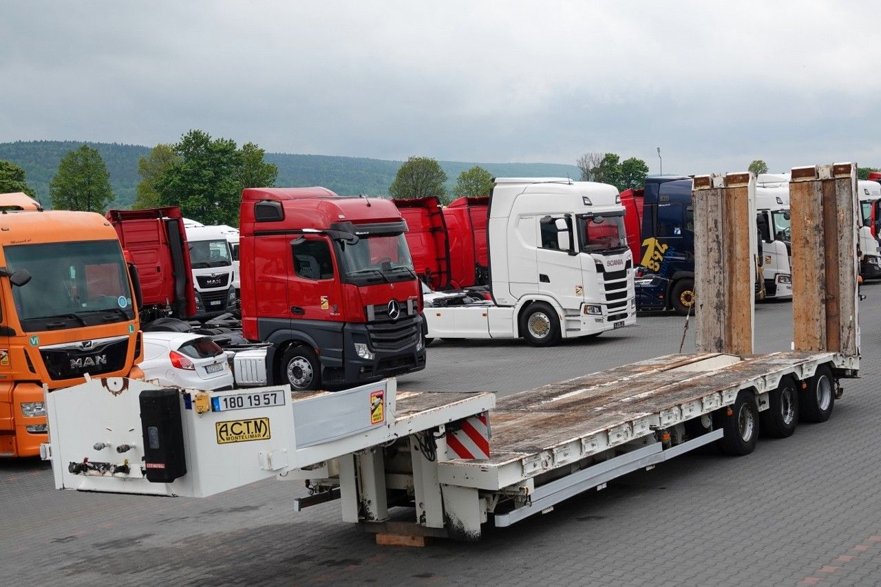 ROBUSTE KAISER / NACZEPA LAWETA / NISKOPODWOZIOW - Низкорамный полуприцеп: фото 1 ROBUSTE KAISER / NACZEPA LAWETA / NISKOPODWOZIOW - Низкорамный полуприцеп: фото 1