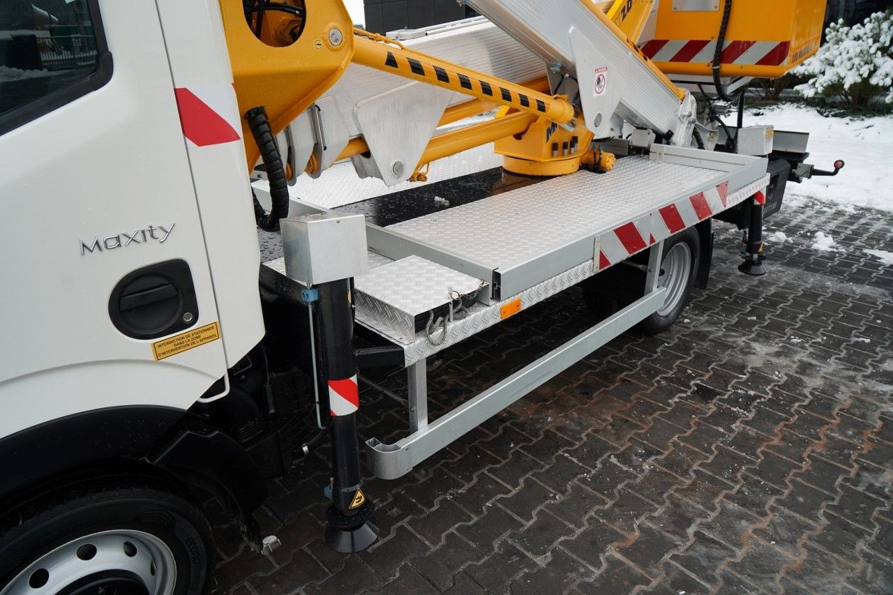 Грузовик с подъемником Renault MAXITY 120 dxi / ZWYŻKA 20 METRÓW / PODNOŚNIK KO: фото 17