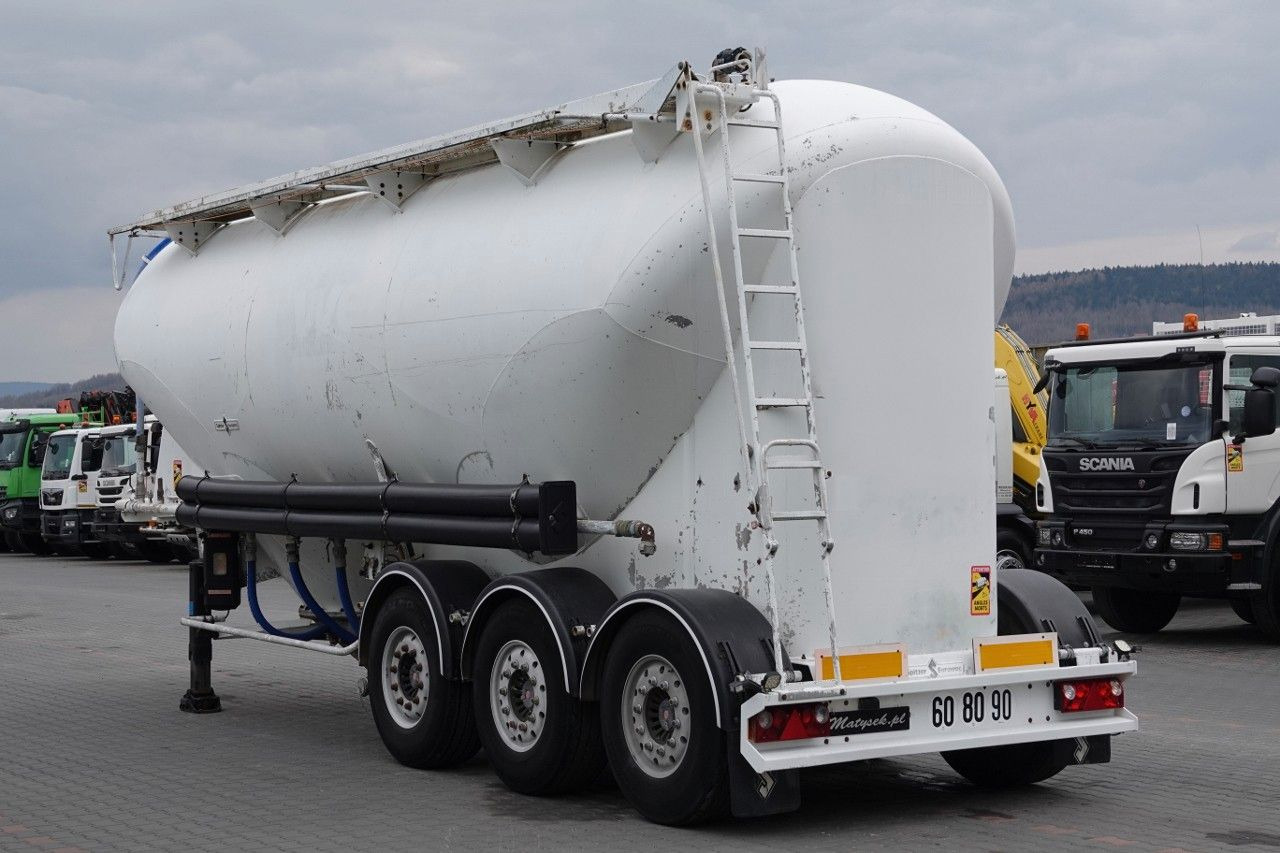 Spitzer CEMENTONACZEPA / 37 000 L / SILOS / 3 KOMORY / O - Полуприцеп цистерна для сыпучих грузов: фото 3 Spitzer CEMENTONACZEPA / 37 000 L / SILOS / 3 KOMORY / O - Полуприцеп цистерна для сыпучих грузов: фото 3