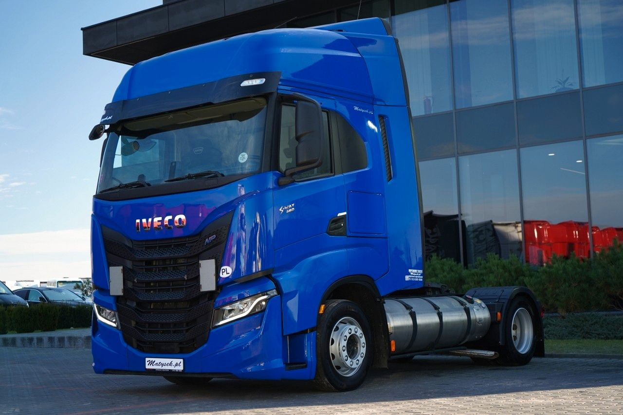 Iveco S-WAY / 460 / RETARDER / LNG / MEGA / LOW DECK - Тягач: фото 1 Iveco S-WAY / 460 / RETARDER / LNG / MEGA / LOW DECK - Тягач: фото 1