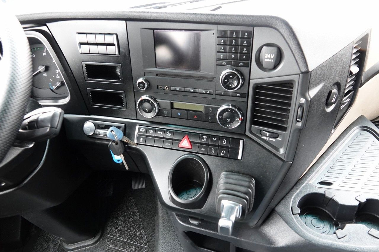 Тягач Mercedes-Benz ACTROS 1843 / RETARDER / ALUFELGI / EURO 6 / SPR: фото 15 Тягач Mercedes-Benz ACTROS 1843 / RETARDER / ALUFELGI / EURO 6 / SPR: фото 15