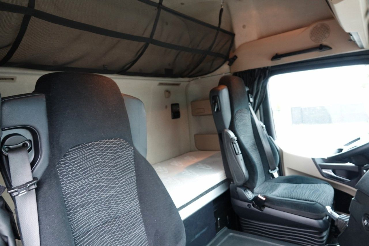 Тягач Mercedes-Benz ACTROS 1843 / RETARDER / ALUFELGI / EURO 6 / SPR: фото 17 Тягач Mercedes-Benz ACTROS 1843 / RETARDER / ALUFELGI / EURO 6 / SPR: фото 17