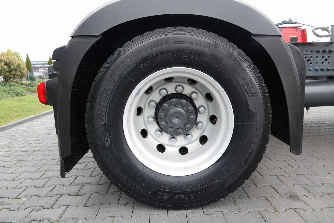 Тягач Mercedes-Benz ACTROS 1843 / RETARDER / ALUFELGI / EURO 6 / SPR: фото 12 Тягач Mercedes-Benz ACTROS 1843 / RETARDER / ALUFELGI / EURO 6 / SPR: фото 12