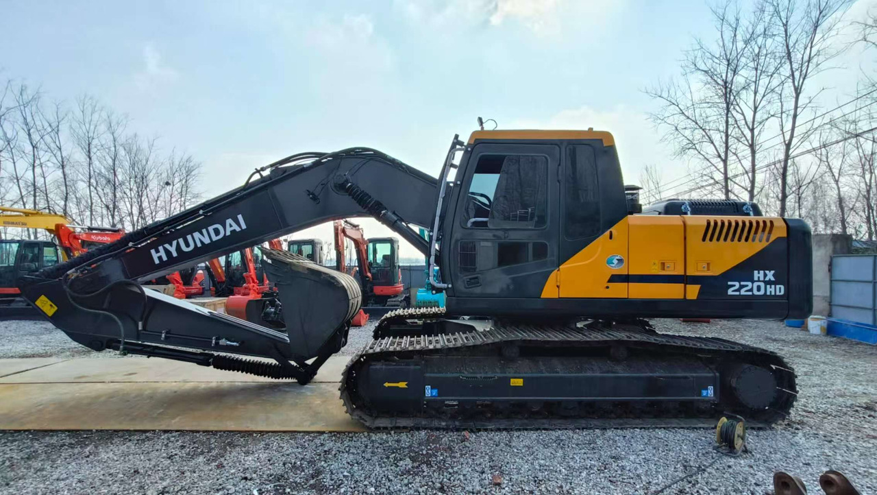 HYUNDAI HX220HD - Гусеничный экскаватор: фото 1 HYUNDAI HX220HD - Гусеничный экскаватор: фото 1