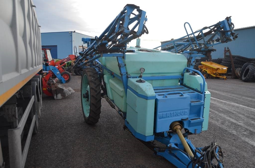 Berthoud Racer 25 - Прицепной опрыскиватель: фото 4 Berthoud Racer 25 - Прицепной опрыскиватель: фото 4