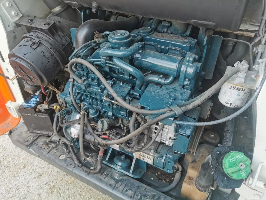 Bobcat S 570 - Мини-погрузчик с бортовым поворотом: фото 2 Bobcat S 570 - Мини-погрузчик с бортовым поворотом: фото 2