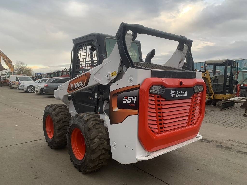 Bobcat S 64 - Мини-погрузчик с бортовым поворотом: фото 4 Bobcat S 64 - Мини-погрузчик с бортовым поворотом: фото 4