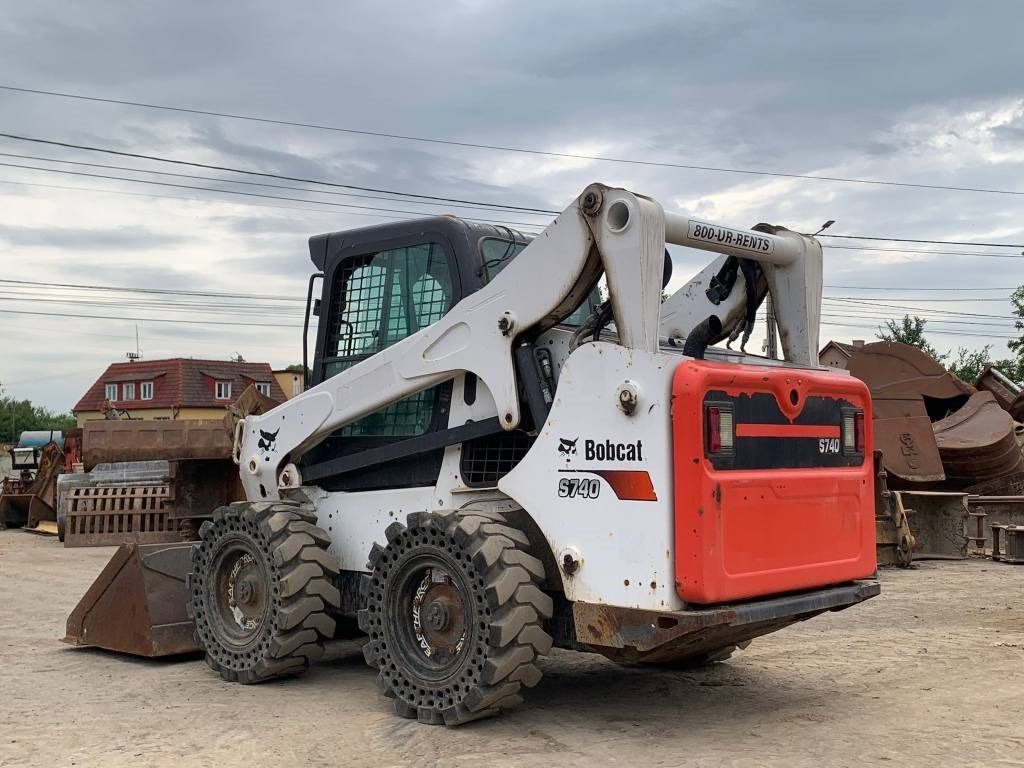 Bobcat S 740 - Мини-погрузчик с бортовым поворотом: фото 3 Bobcat S 740 - Мини-погрузчик с бортовым поворотом: фото 3