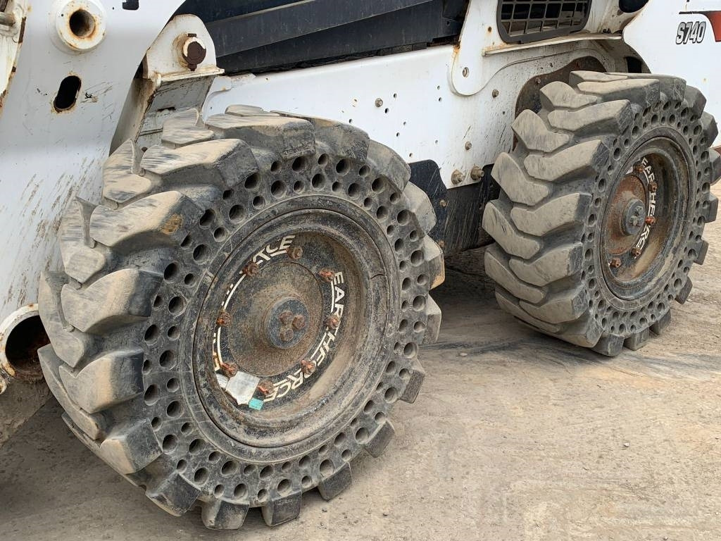 Bobcat S 740 - Мини-погрузчик с бортовым поворотом: фото 4 Bobcat S 740 - Мини-погрузчик с бортовым поворотом: фото 4