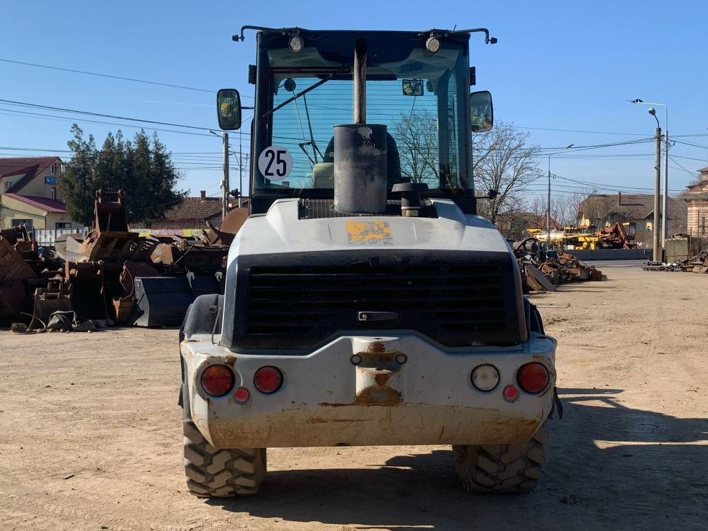 CAT 908H - Колёсный погрузчик: фото 4 CAT 908H - Колёсный погрузчик: фото 4