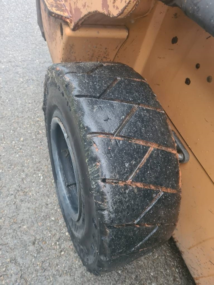 Case SR 250 - Мини-погрузчик с бортовым поворотом: фото 5 Case SR 250 - Мини-погрузчик с бортовым поворотом: фото 5