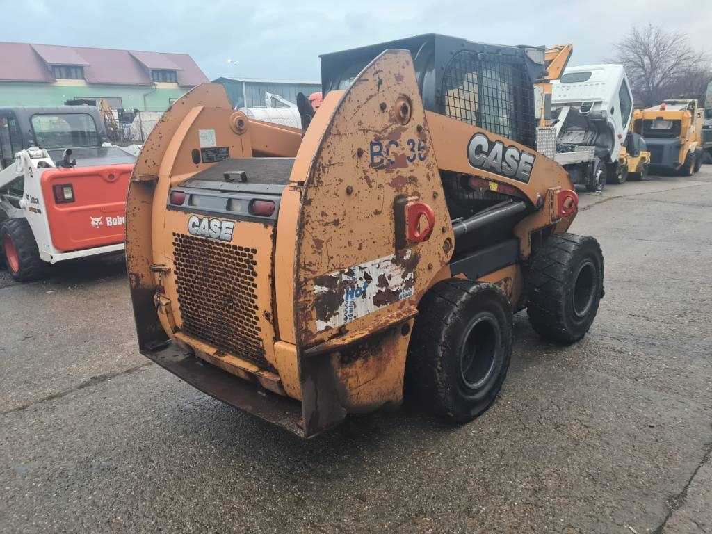 Case SR 250 - Мини-погрузчик с бортовым поворотом: фото 3 Case SR 250 - Мини-погрузчик с бортовым поворотом: фото 3