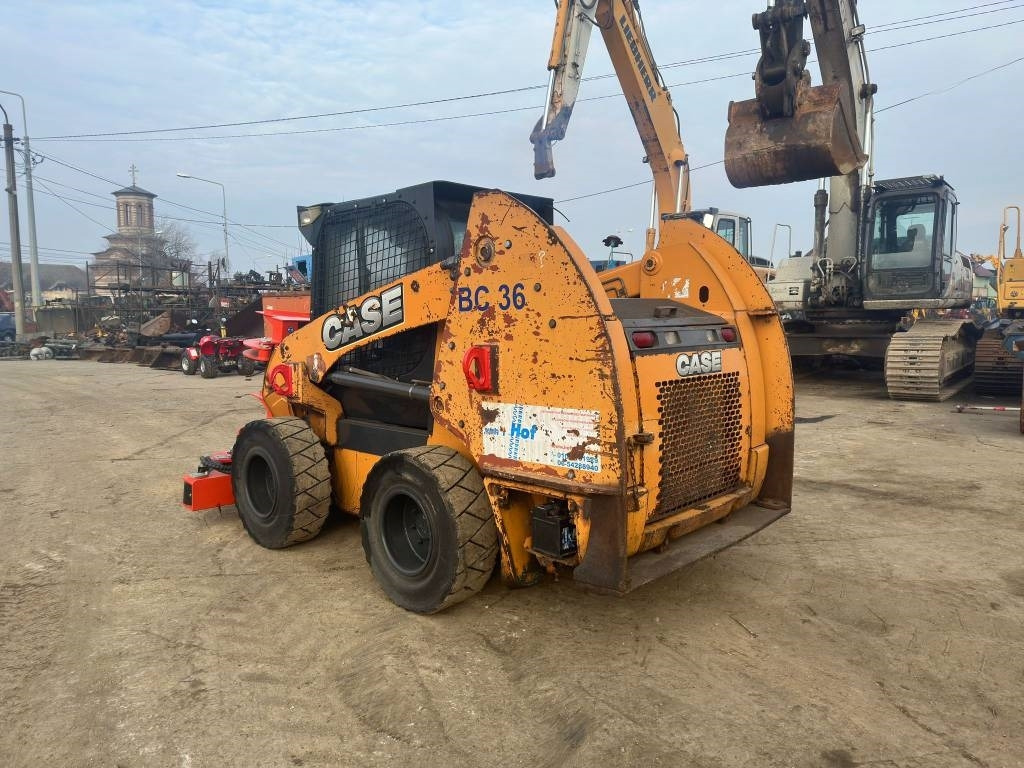 Case SR 250 - Мини-погрузчик с бортовым поворотом: фото 4 Case SR 250 - Мини-погрузчик с бортовым поворотом: фото 4