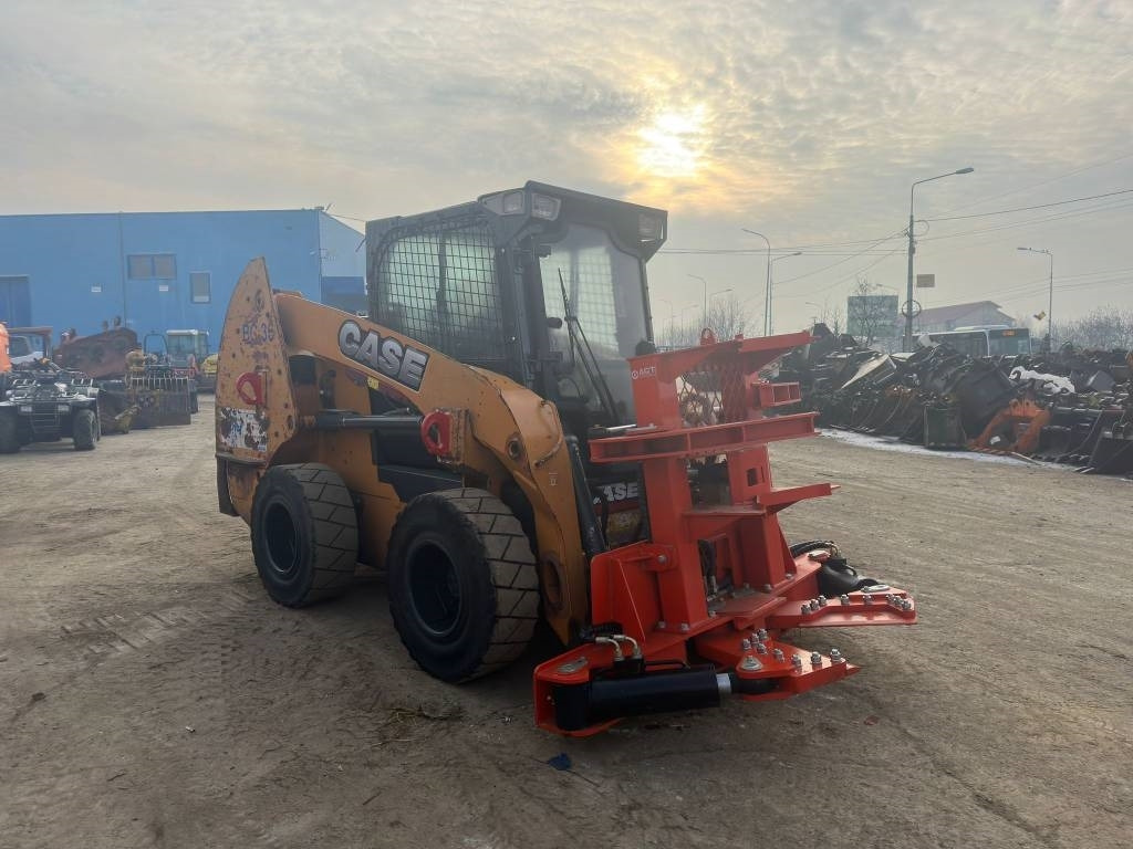 Case SR 250 - Мини-погрузчик с бортовым поворотом: фото 5 Case SR 250 - Мини-погрузчик с бортовым поворотом: фото 5