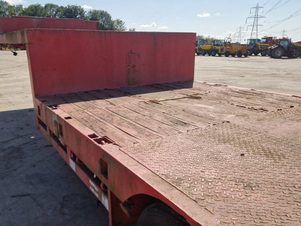 Низкорамный полуприцеп Es-ge 6S0U: фото 9 Низкорамный полуприцеп Es-ge 6S0U: фото 9