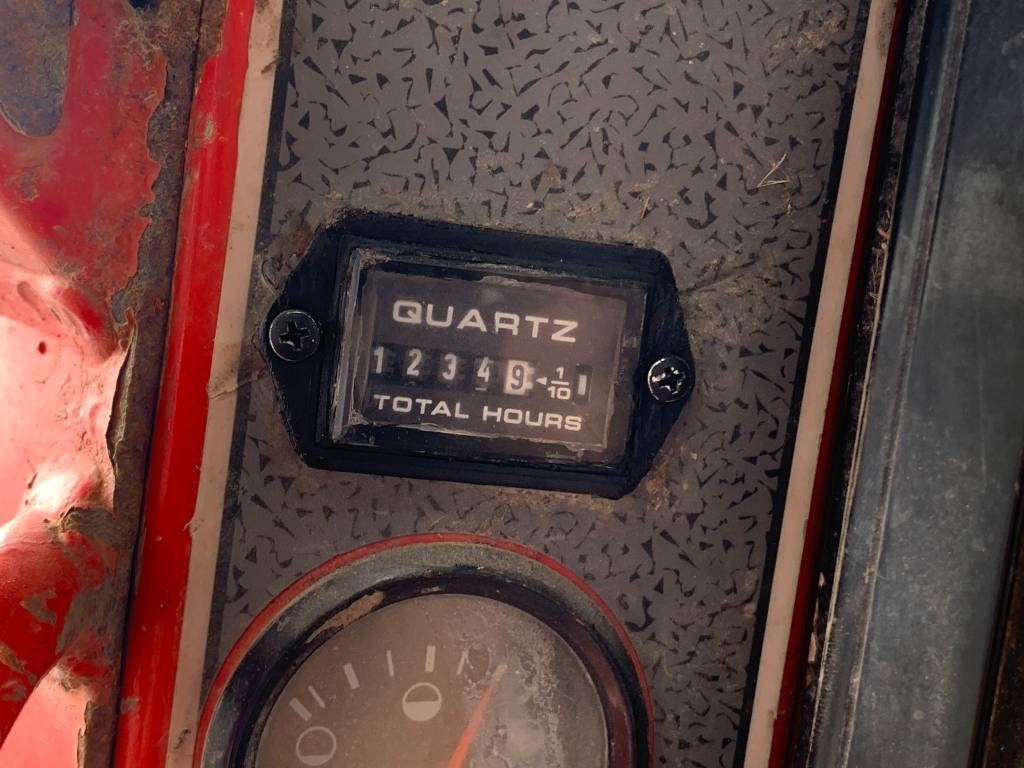 Gehl 4240 - Мини-погрузчик с бортовым поворотом: фото 3 Gehl 4240 - Мини-погрузчик с бортовым поворотом: фото 3