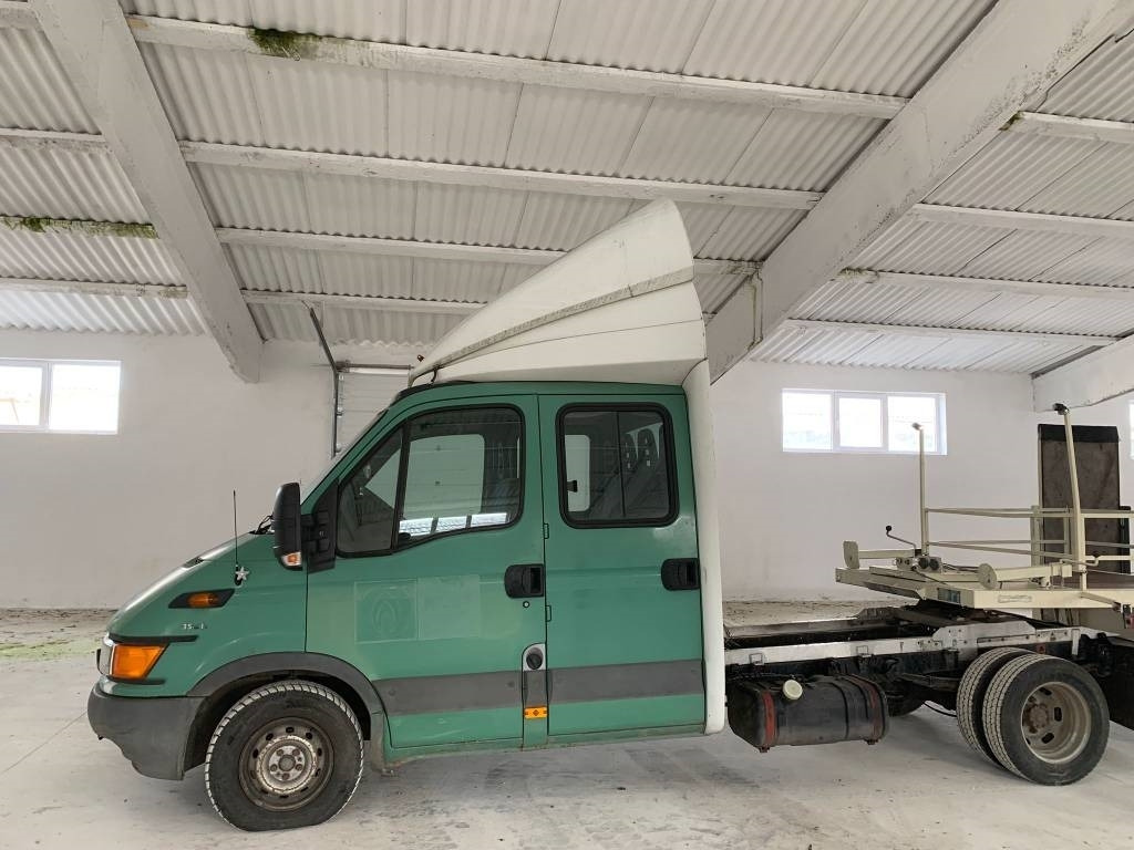 Iveco 3551 - Малотоннажный седельный тягач, Грузопассажирский фургон: фото 2 Iveco 3551 - Малотоннажный седельный тягач, Грузопассажирский фургон: фото 2