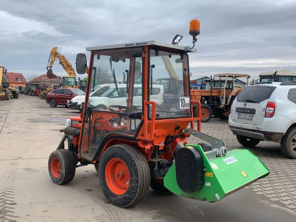 Kubota B 4200 - Трактор: фото 3 Kubota B 4200 - Трактор: фото 3