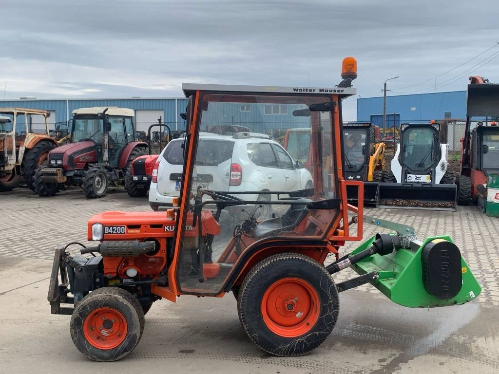 Kubota B 4200 - Трактор: фото 2 Kubota B 4200 - Трактор: фото 2