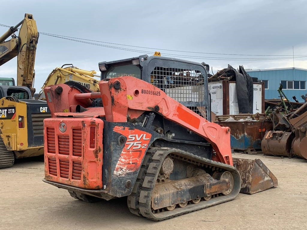 Kubota SVL 75-2 - Мини-погрузчик с бортовым поворотом: фото 4 Kubota SVL 75-2 - Мини-погрузчик с бортовым поворотом: фото 4