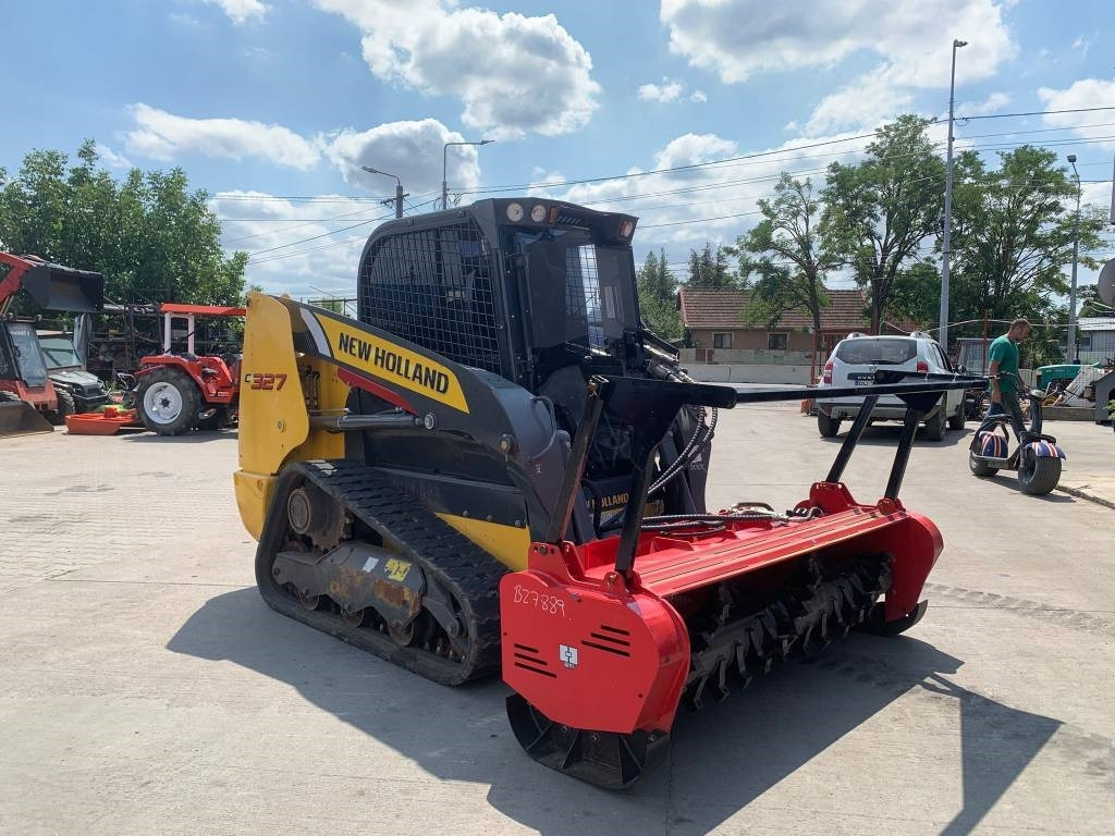 New Holland C327 - Мини-погрузчик с бортовым поворотом: фото 4 New Holland C327 - Мини-погрузчик с бортовым поворотом: фото 4