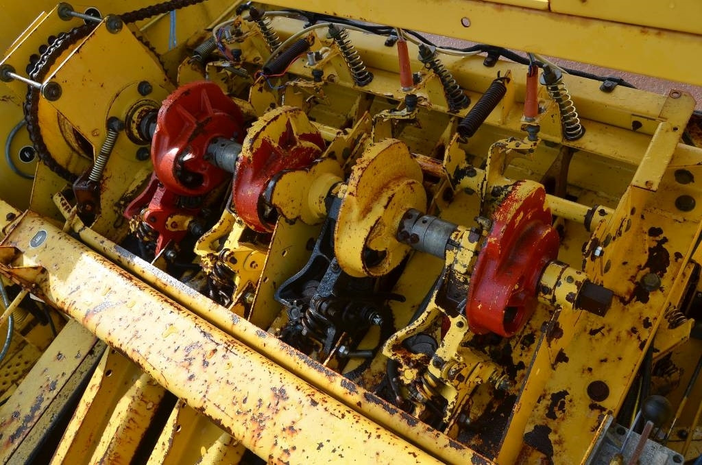 New Holland D1000 - Пресс-подборщик тюковый: фото 5 New Holland D1000 - Пресс-подборщик тюковый: фото 5