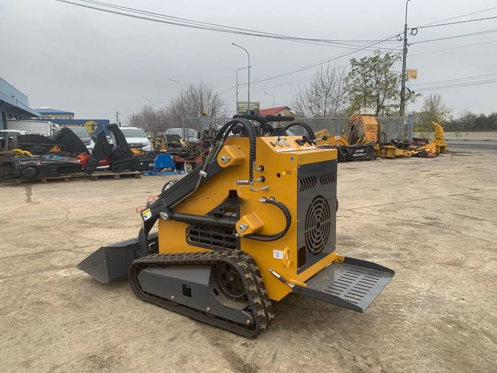 Newrick ZW480 - Мини-погрузчик с бортовым поворотом: фото 3 Newrick ZW480 - Мини-погрузчик с бортовым поворотом: фото 3