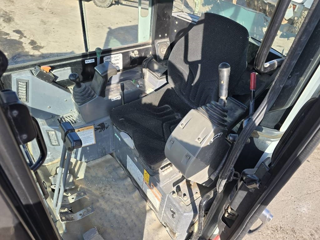 Takeuchi TB 23 R - Мини-экскаватор: фото 4 Takeuchi TB 23 R - Мини-экскаватор: фото 4