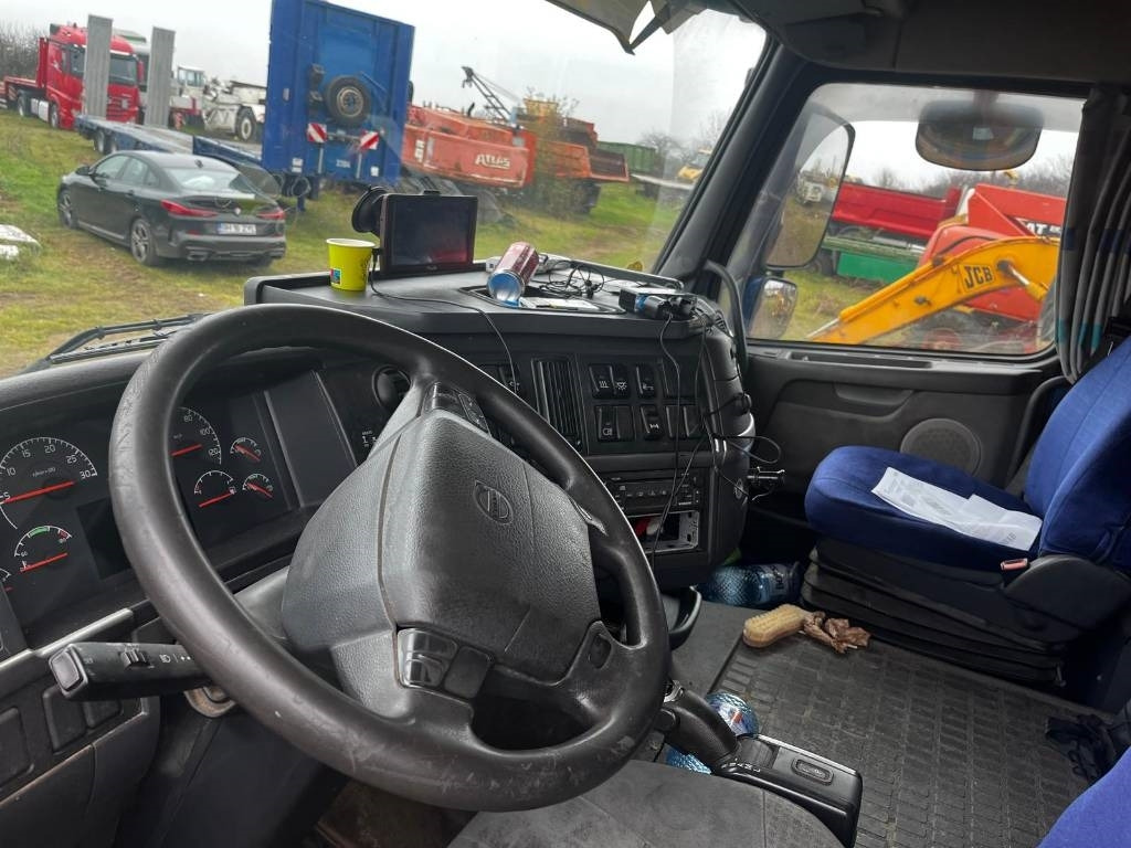 Volvo FH 12 460 - Грузовик с закрытым кузовом: фото 4 Volvo FH 12 460 - Грузовик с закрытым кузовом: фото 4