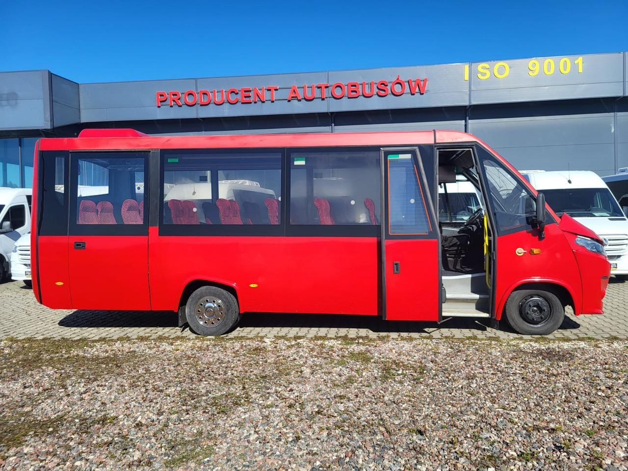 IVECO Daily Kapena- 35 Miejsc - Микроавтобус, Пассажирский фургон: фото 4 IVECO Daily Kapena- 35 Miejsc - Микроавтобус, Пассажирский фургон: фото 4
