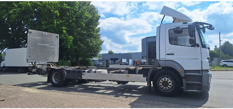 Mercedes-Benz 1833 2 Achser für BDF mit LBW - Грузовик-шасси: фото 3 Mercedes-Benz 1833 2 Achser für BDF mit LBW - Грузовик-шасси: фото 3