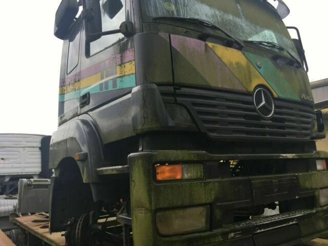 Mercedes-Benz 1843 Axor SZM Teileträger - Тягач: фото 1 Mercedes-Benz 1843 Axor SZM Teileträger - Тягач: фото 1