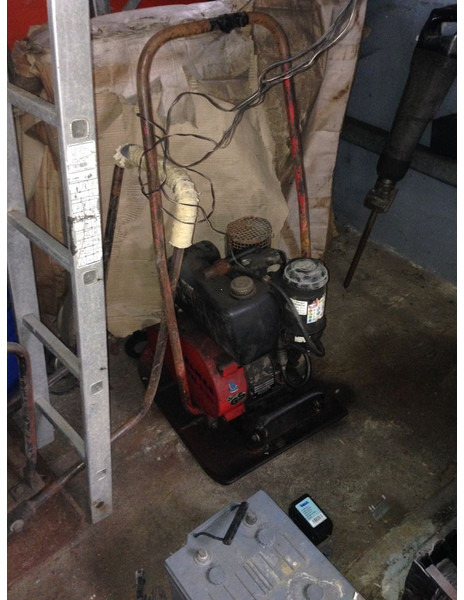 Vibromax Rüttelplatte - Виброплита: фото 1 Vibromax Rüttelplatte - Виброплита: фото 1