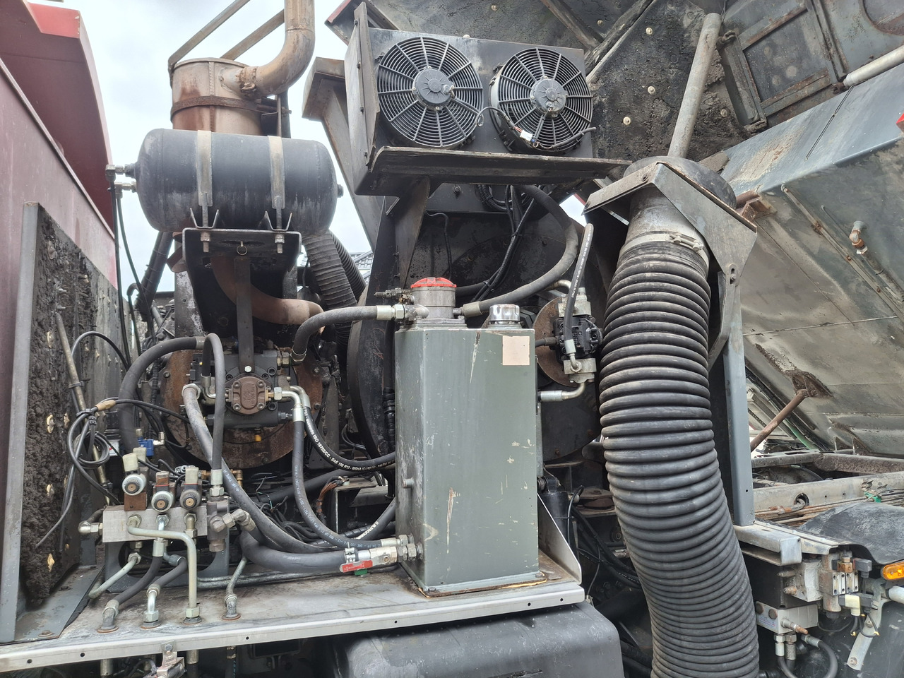 Подметально-уборочная машина MERCEDES-BENZ Axor 1829 Zamiatarka Kehrmaschine BUCHER 2 Motoren Karcher PM10 Odchwaszczarka Sweeper: фото 19 Подметально-уборочная машина MERCEDES-BENZ Axor 1829 Zamiatarka Kehrmaschine BUCHER 2 Motoren Karcher PM10 Odchwaszczarka Sweeper: фото 19