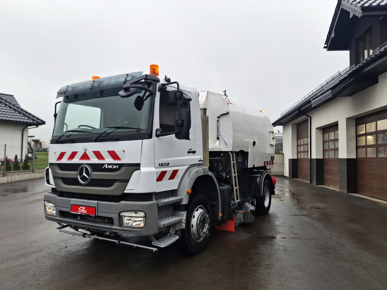 MERCEDES-BENZ Axor 1829 Zamiatarka Kehrmaschine Johnston 2 Motoren Karcher L/R - Подметально-уборочная машина: фото 2 MERCEDES-BENZ Axor 1829 Zamiatarka Kehrmaschine Johnston 2 Motoren Karcher L/R - Подметально-уборочная машина: фото 2