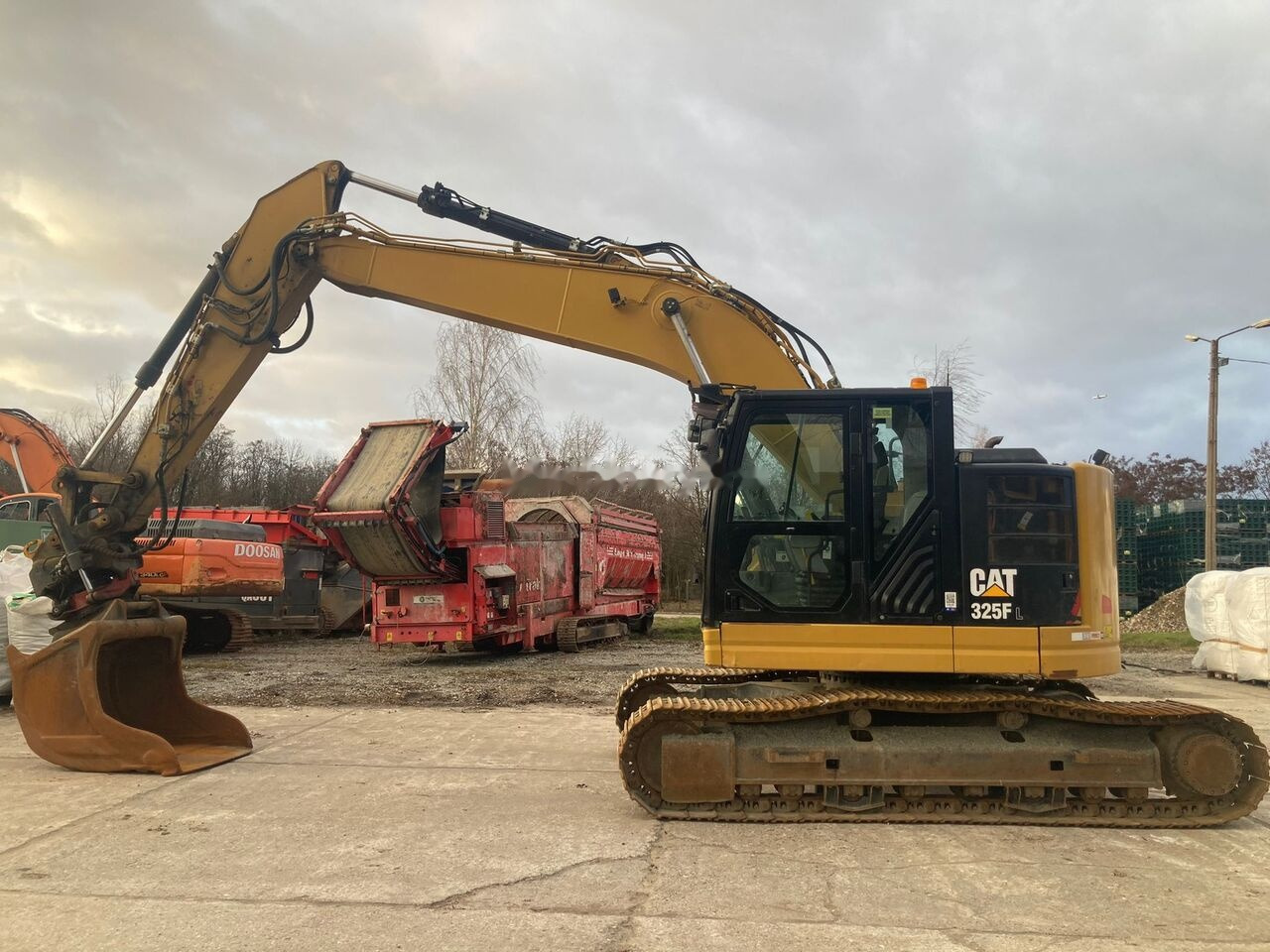 Caterpillar 325 F LCR Rototylt - Гусеничный экскаватор: фото 1 Caterpillar 325 F LCR Rototylt - Гусеничный экскаватор: фото 1