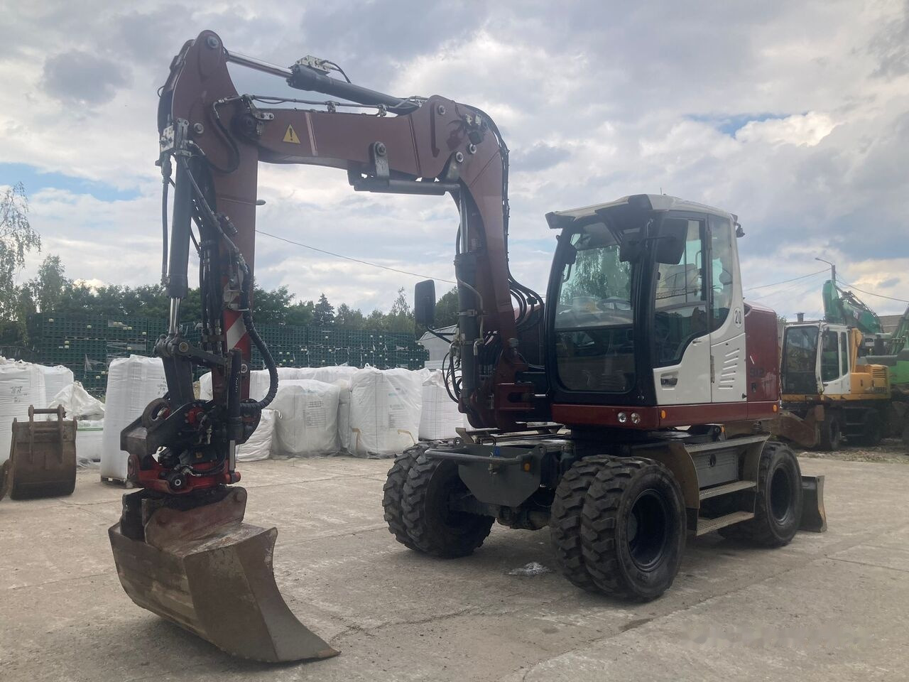 Liebherr A 912 Compact Rotator R4 - Колёсный экскаватор: фото 3 Liebherr A 912 Compact Rotator R4 - Колёсный экскаватор: фото 3